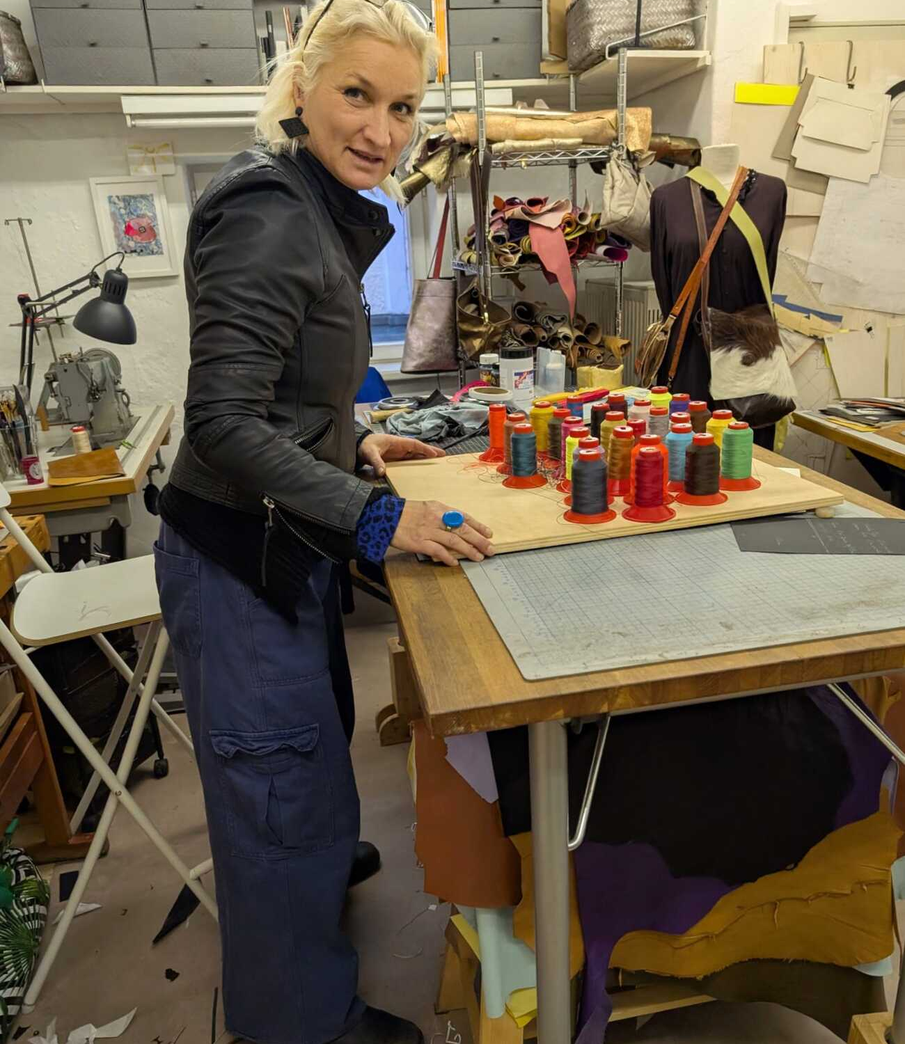 Kreatives Chaos in der neuen Werkstatt über dem Mitter.Store