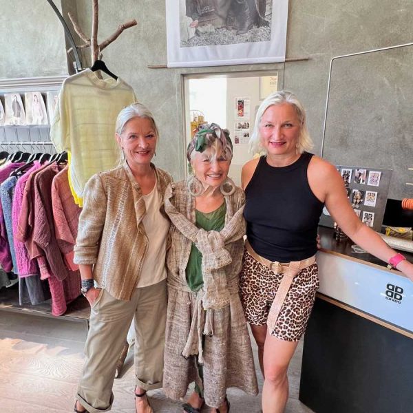 Lasst uns gemeinsam 25 Jahre Kathrin Schiefer, handgewebte couture feiern!